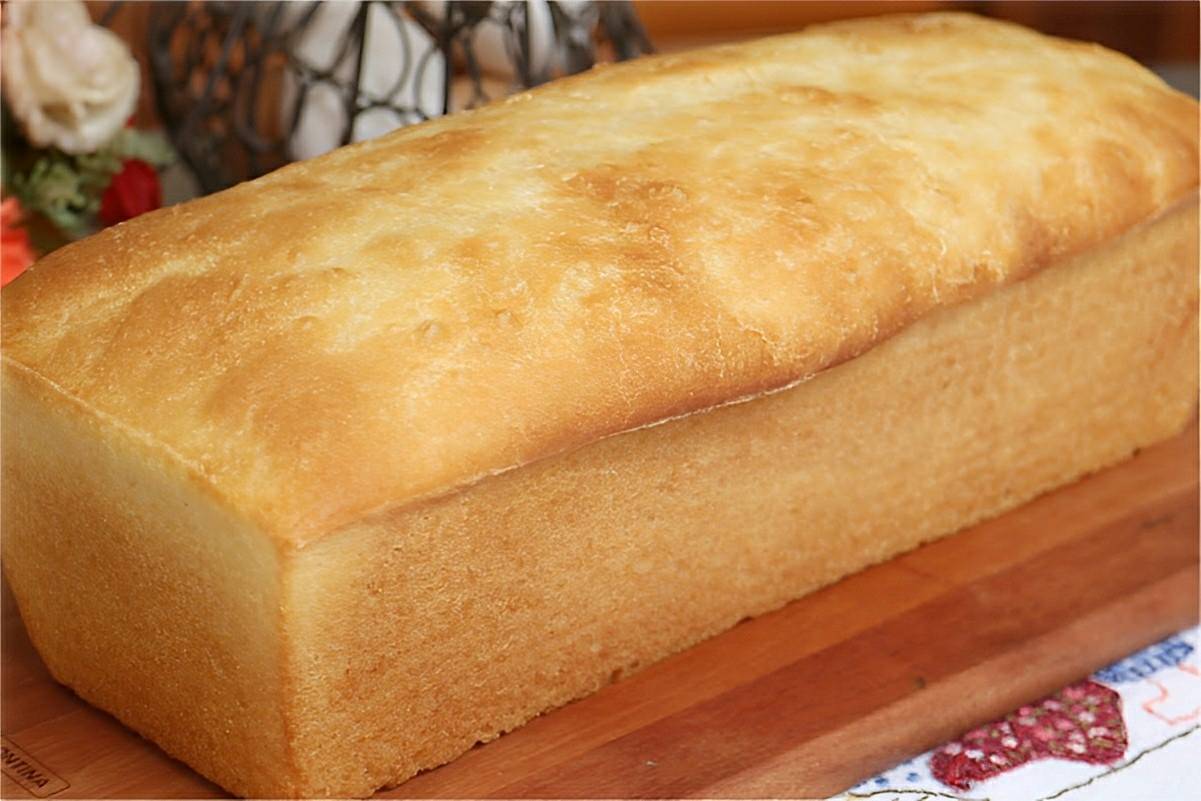 Pão caseiro sem ovo e leite que não precisa sovar muito fofinho e perfeito para o lanche de toda a família