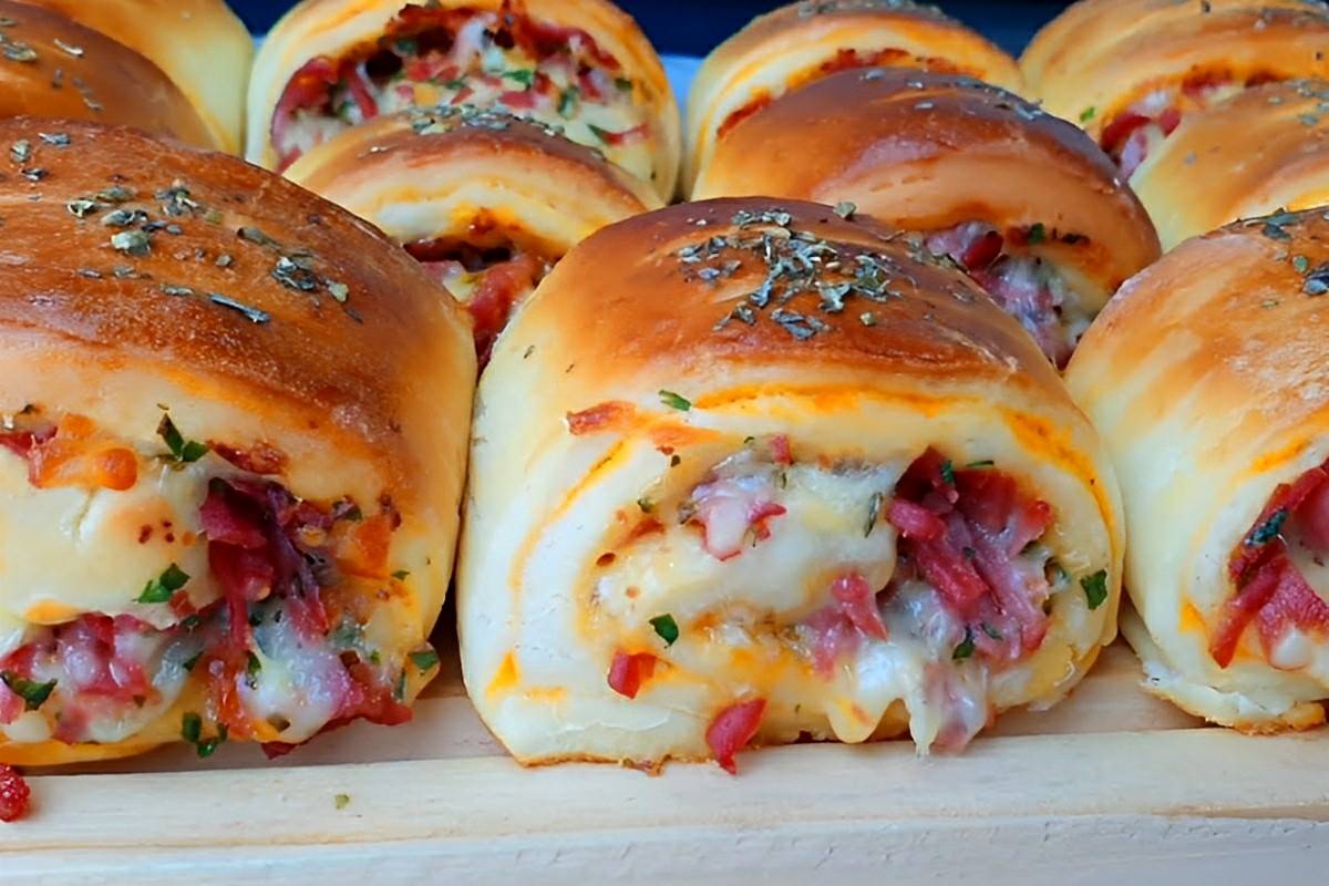 Pão de frios caseiro fofinho e saboroso feito com poucos ingredientes o lanche perfeito
