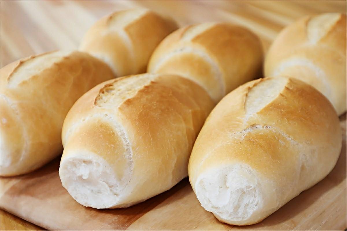 Como fazer pão francês em casa perfeito e igualzinho ao da melhor padaria do bairro