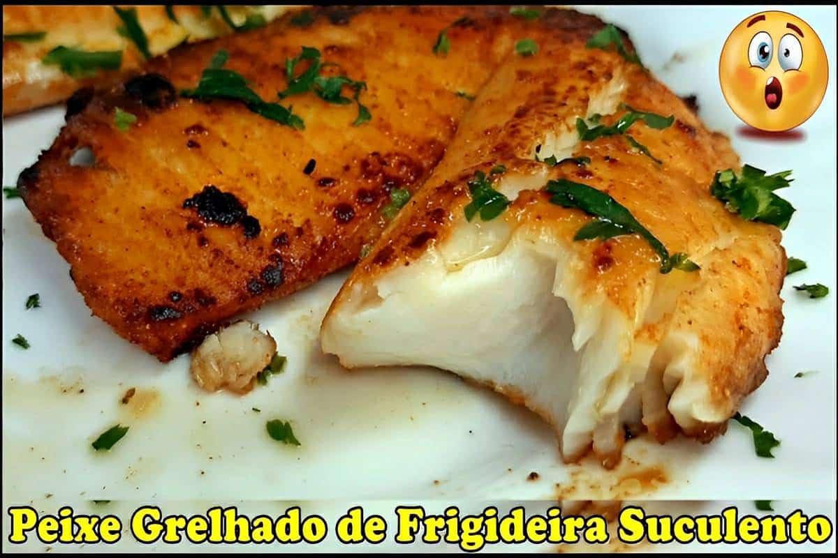 Peixe grelhado na frigideira com casquinha crocante uma delícia para seu almoço ou jantar