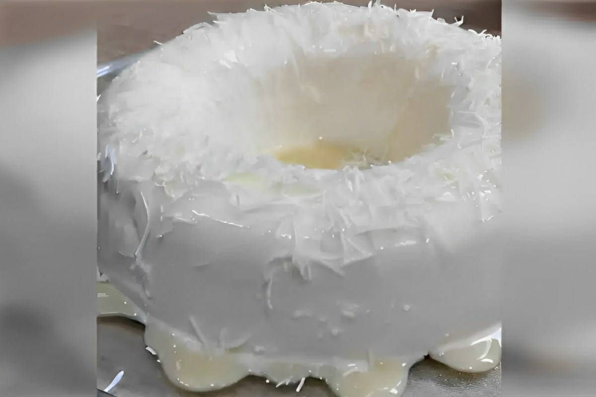 Pudim de coco sem ovos que não vai ao forno é só bater os ingredientes e levar para gelar
