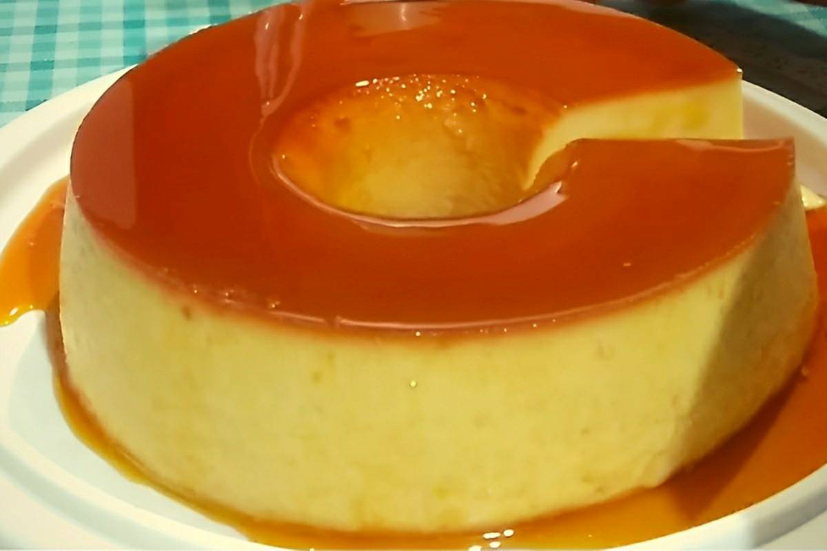 Pudim de leite condensado cremoso e sem furinhos perfeito para a sobremesa
