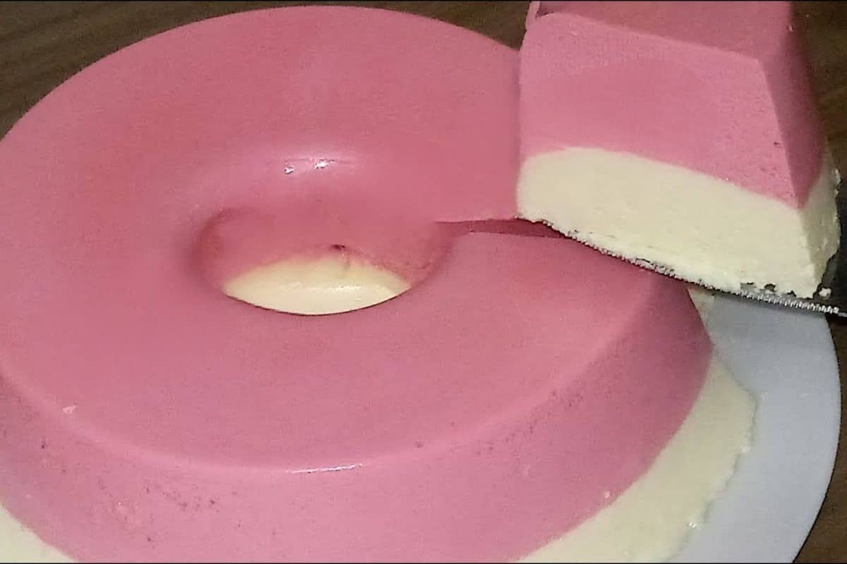 Misturei gelatina e creme de leite e fiz uma sobremesa de 2 ingredientes maravilhosa