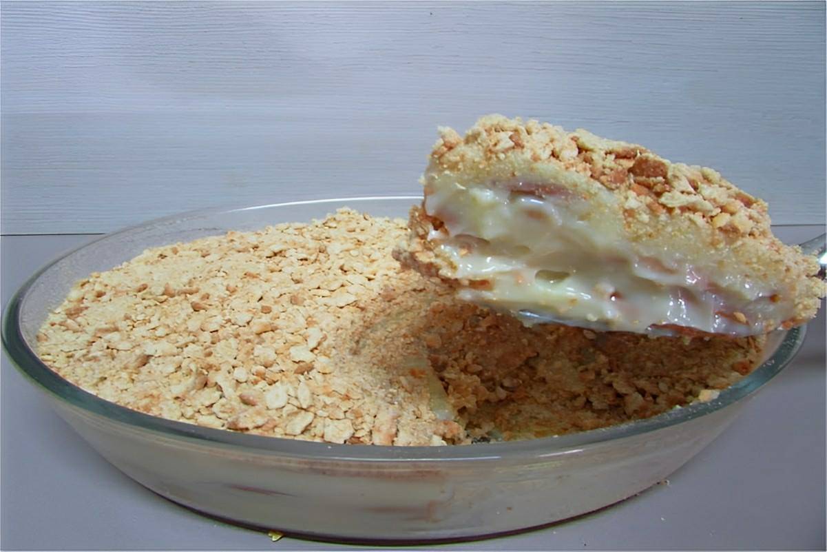 Sobremesa de 3 ingredientes rápida e fácil basta bater os ingredientes decorar e servir