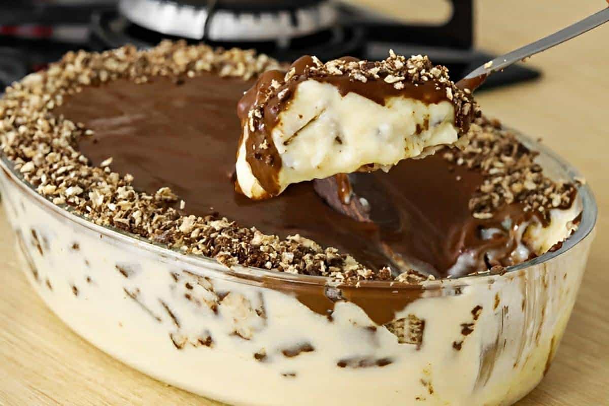 Sobremesa de coco com ganache de chocolate uma sobremesa maravilhosa para sua páscoa