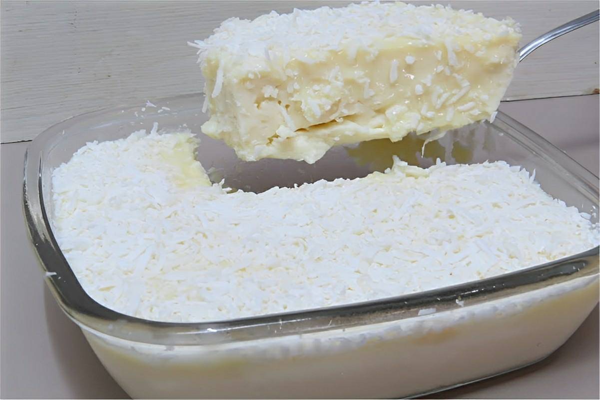 Sobremesa gelada de coco uma sobremesa rápida perfeita para o seu fim de semana
