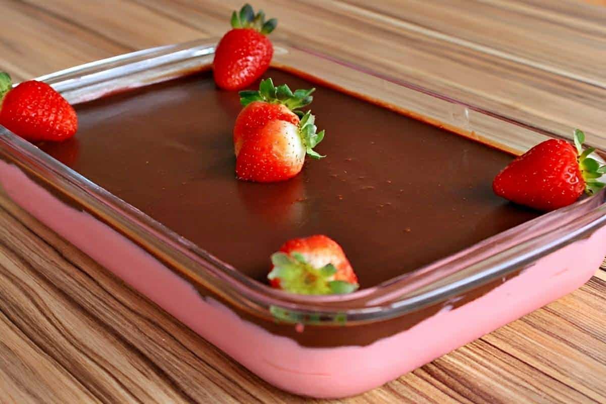 Sobremesa tentação na travessa feita com poucos ingredientes e perfeita para a Páscoa