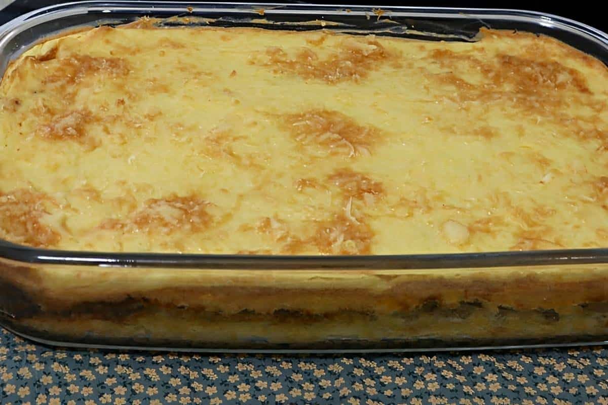 Torta de mandioca cremosa com carne moída uma delícia para servir no almoço ou jantar