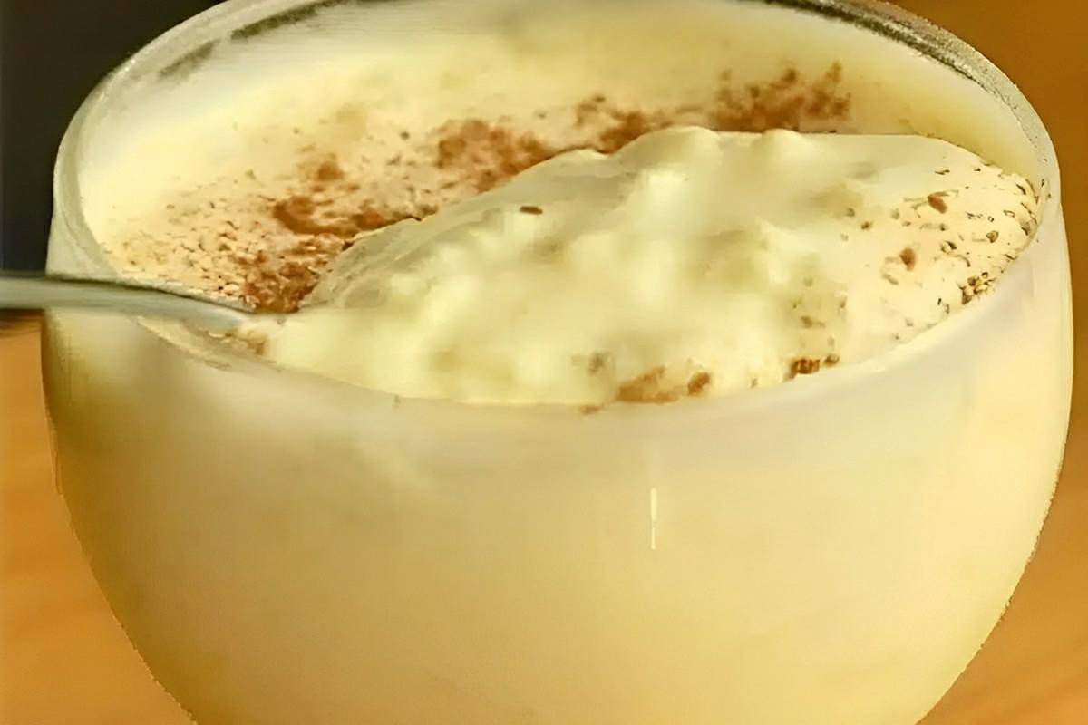 Arroz doce cremoso com coco fácil de fazer e delicioso para servir como sobremesa de dia das mães