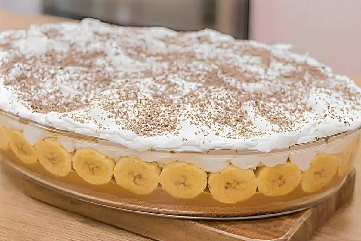 Banoffee na travessa uma sobremesa deliciosa e feita com poucos ingredientes