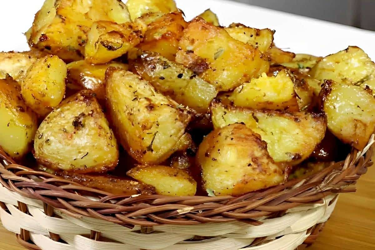 Batata assada crocante o acompanhamento perfeito para o almoço do dia das mães