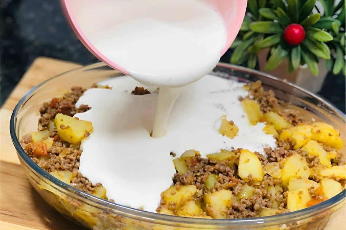 Batata com carne moída gratinada no forno um prato fácil e delicioso para qualquer dia da semana