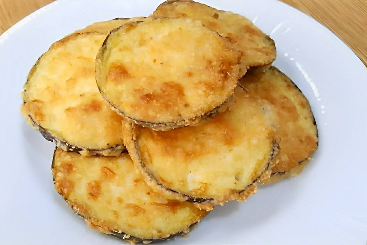 Berinjela à milanesa feita em 15 minutos muito saudável e deliciosa