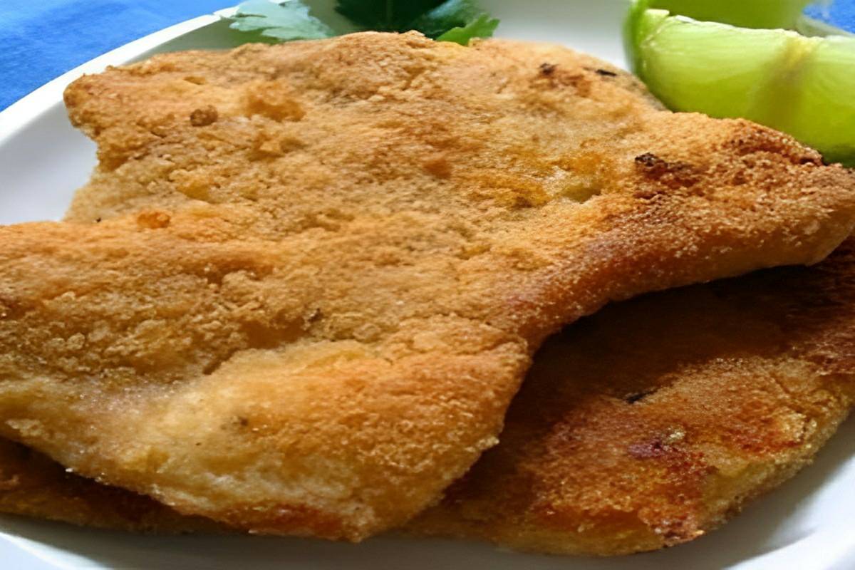 Bife à milanesa com casquinha grossa e crocante uma delícia para servir no almoço de dia das mães