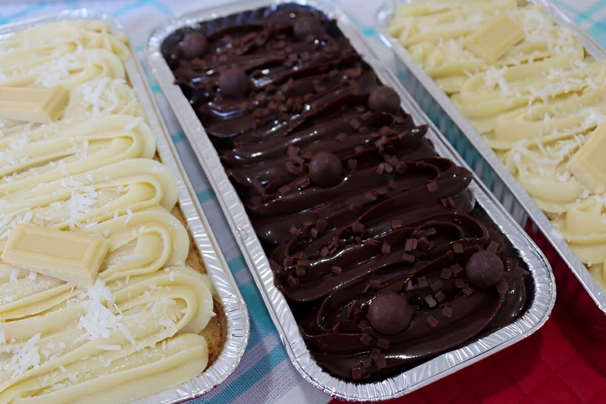 Bolo caseirinho igual bolo Pullman com deliciosa cobertura de leite ninho ou chocolate