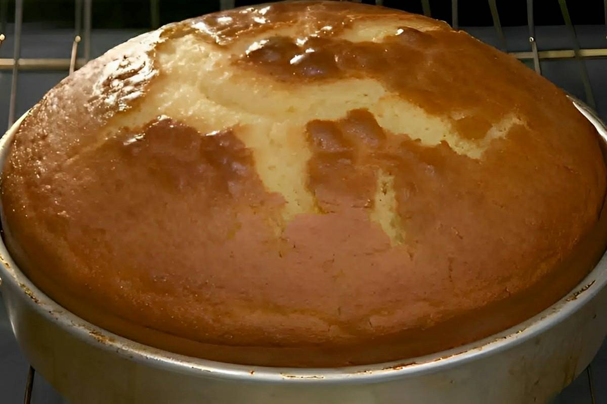 Bolo de água um bolo econômico delicioso e perfeito para servir no lanche ou café