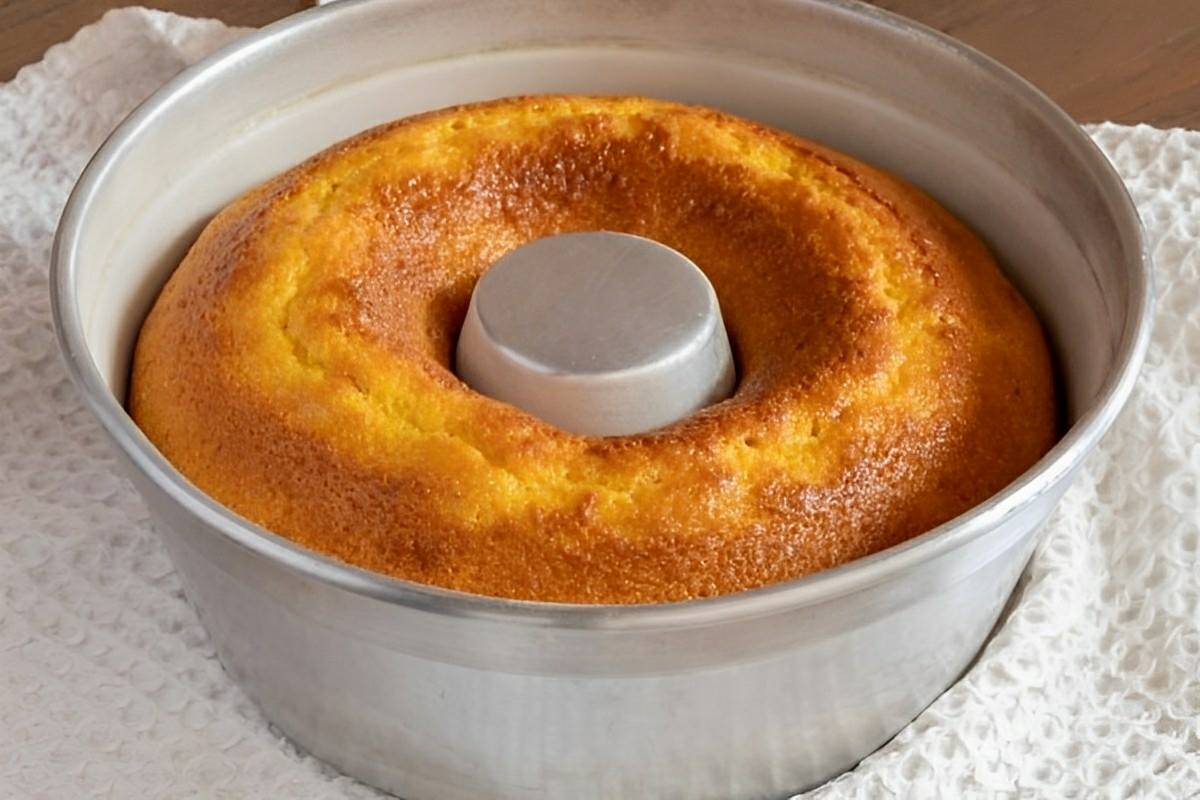 Bolo de laranja da vovó quando ele está no forno perfuma a casa toda uma delícia