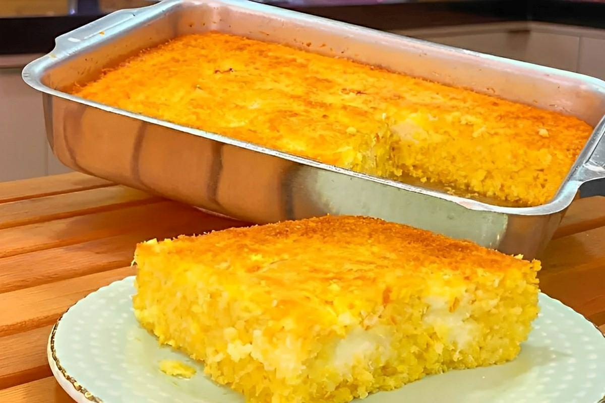 Bolo de milho sem farinha esse bolo já sai recheado do forno é só cortar e comer