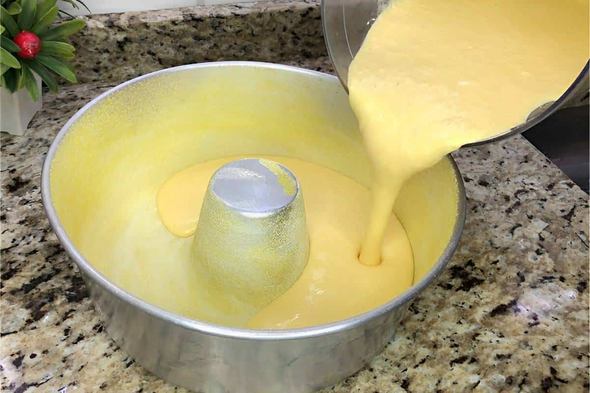 Bolo de milho com fubá de liquidificador fofinho delicioso e perfeito para o seu lanche ou café