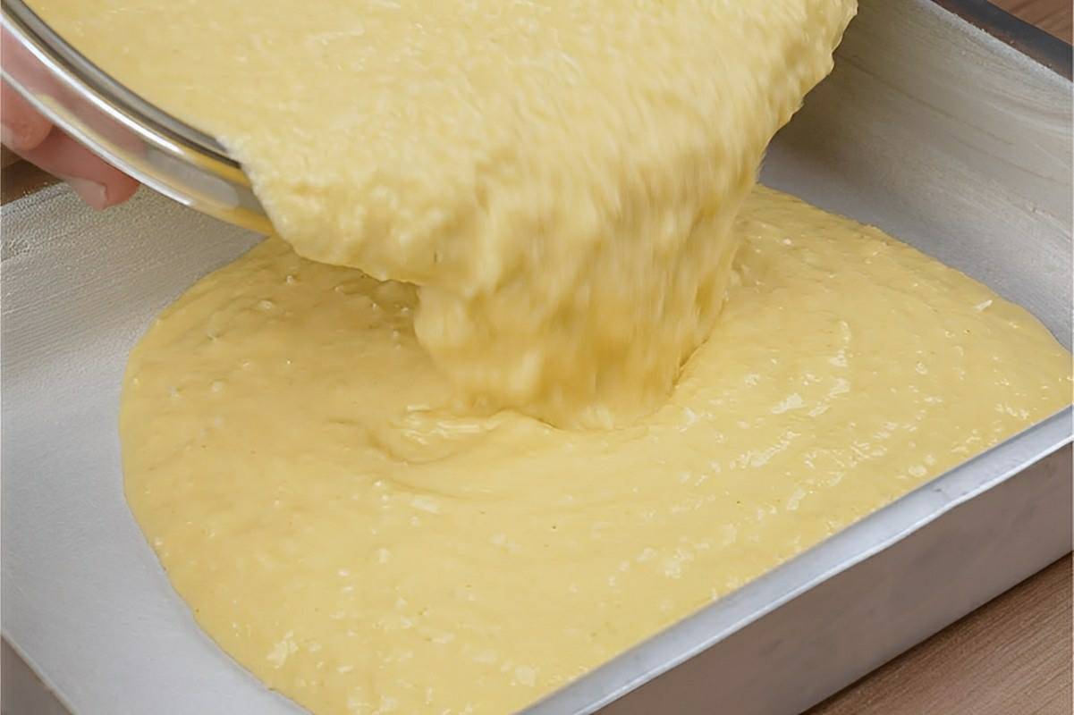 Bolo de milho de festa junina sem fubá nem trigo muito molhadinho e delicioso