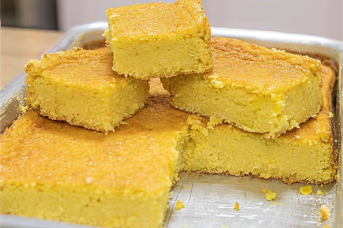 Bolo de milho verde igual da fazenda fácil e delicioso é só bater os ingredientes e assar