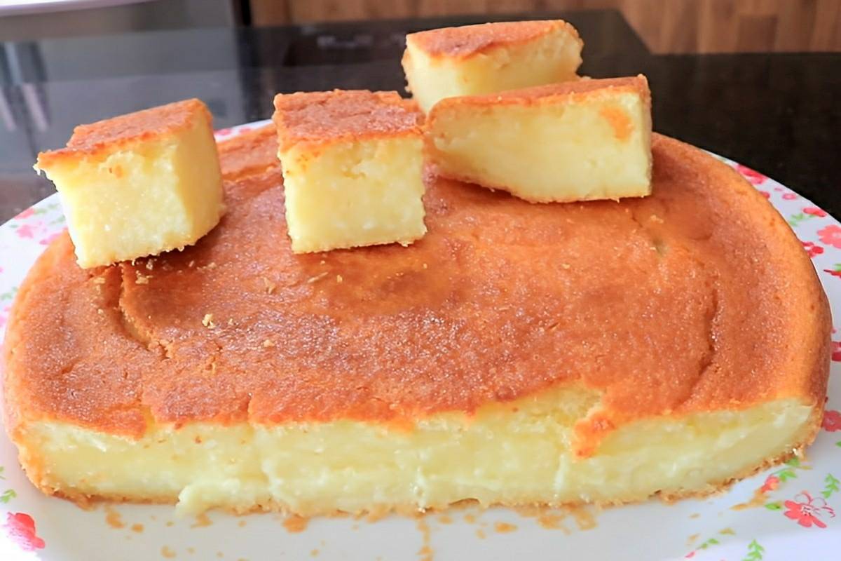 Bolo mané pelado um bolo de mandioca aipim ou macaxeira muito fácil feito no liquidificador
