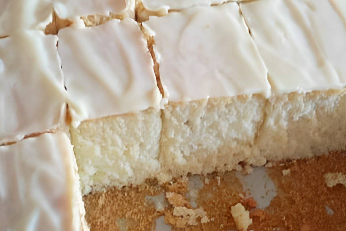 Bolo manta de seda um bolo de limão que derrete na boca e todo mundo vai adorar