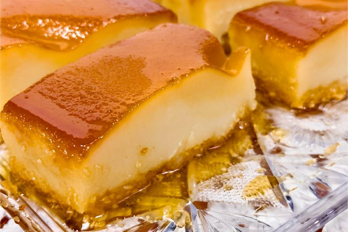 Bolo moça um bolo tão cremoso e delicioso que parece um pudim