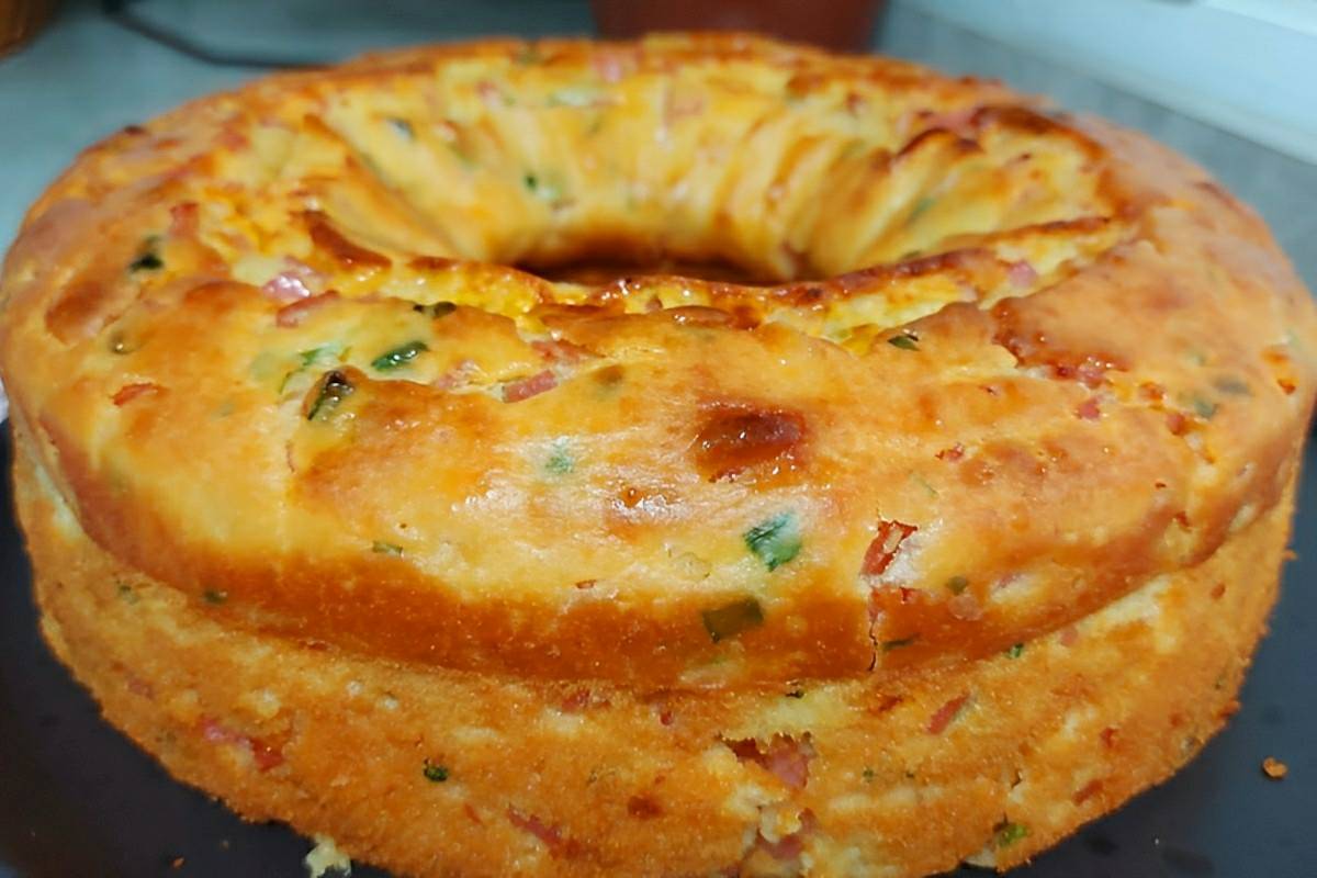 Bolo salgado feito com uma batata simples e fácil uma delícia
