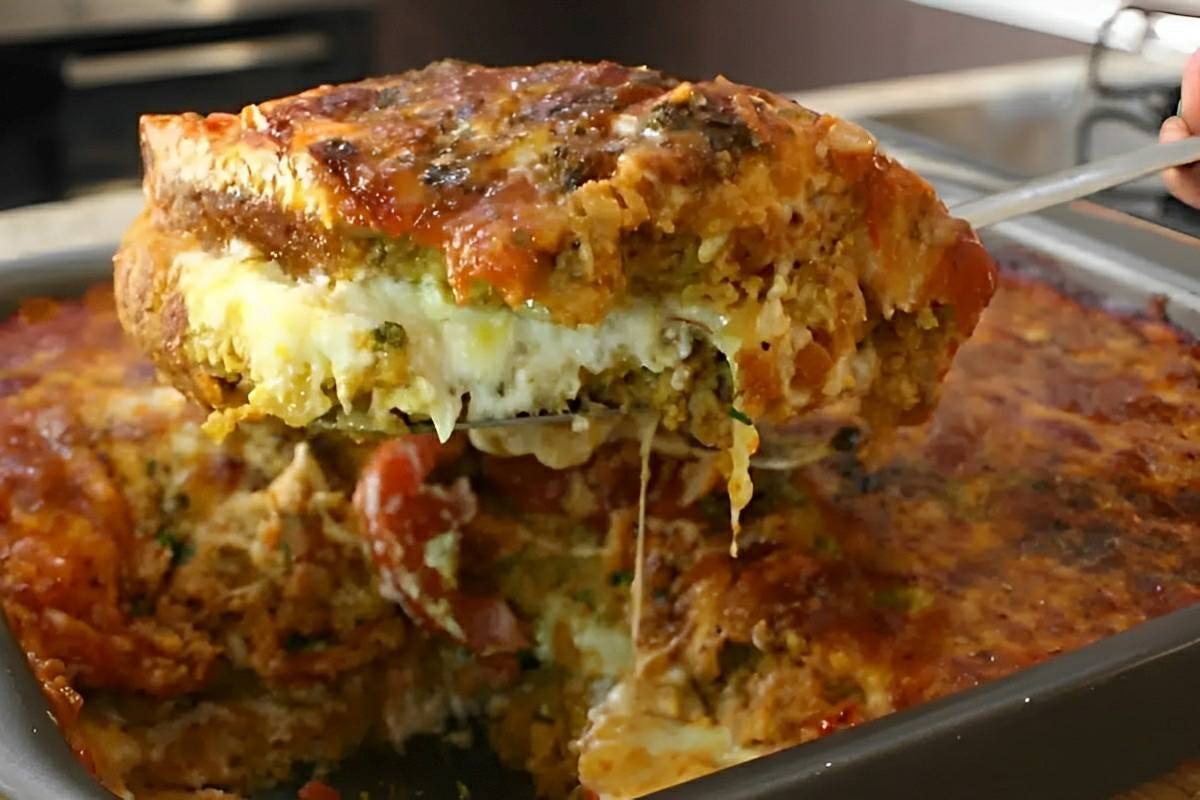 Carne moída no forno recheada com muçarela um prato econômico e delicioso pra agradar toda a família