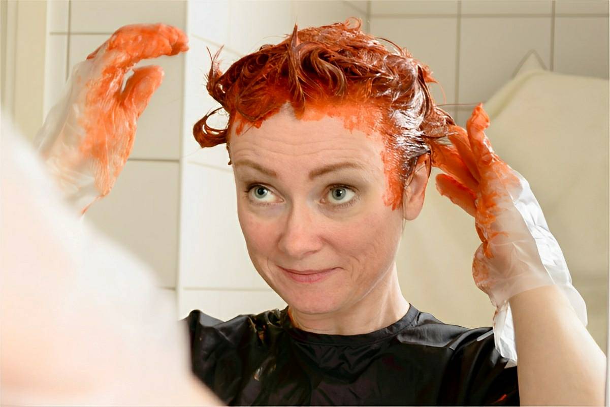 Truque fantástico aprendi como tirar tinta de cabelo da pele sem esforço e sem deixar resíduos