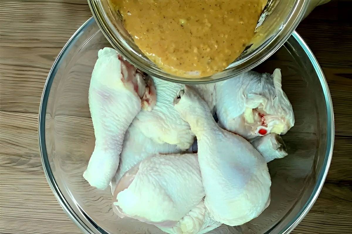 Não faça frango assado sem antes conferir essa receita deliciosa de frango suculento