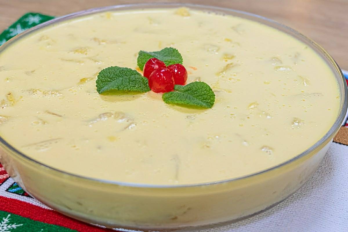 Gelado de abacaxi uma sobremesa deliciosa e refrescante para qualquer dia da semana