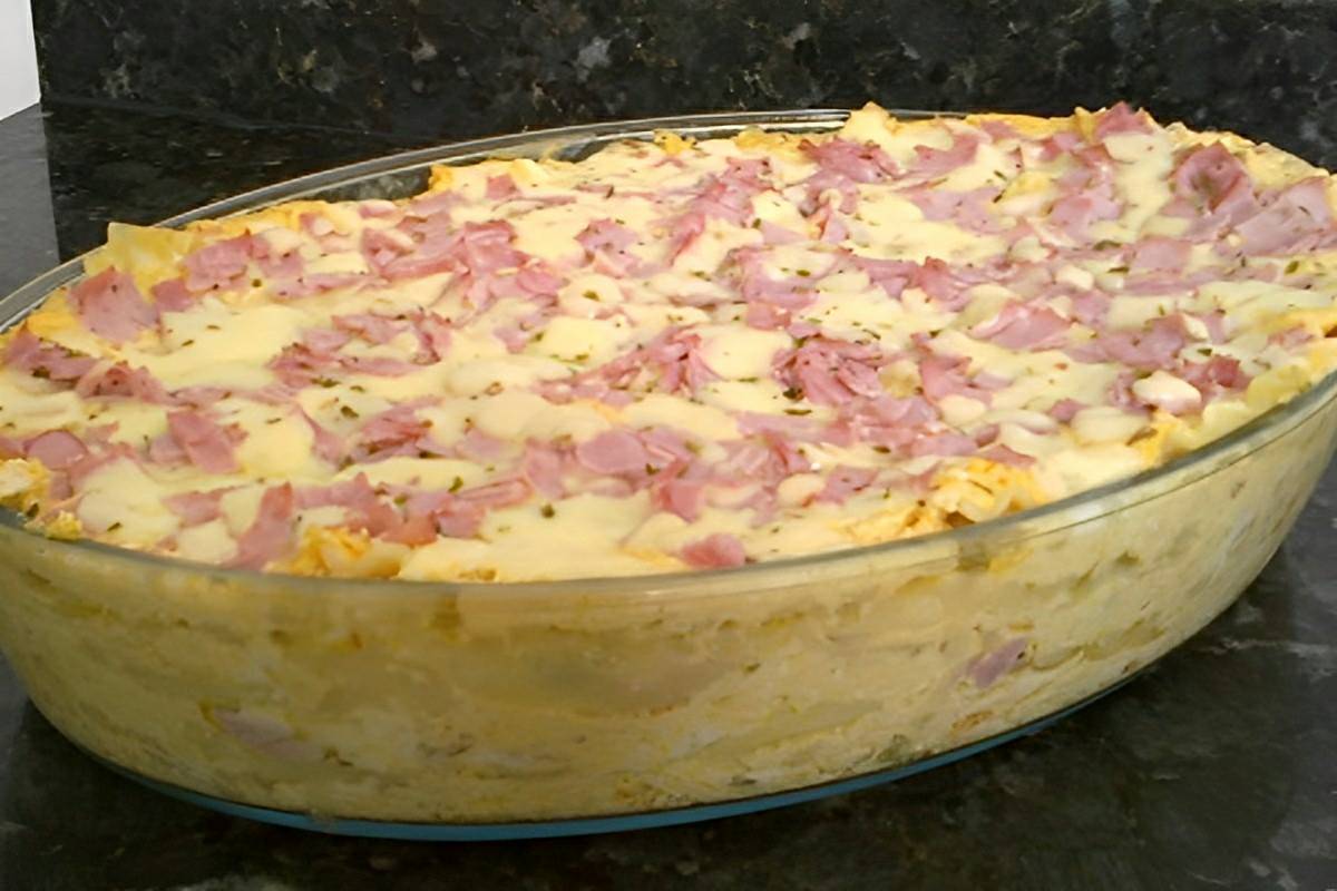 Lasanha de frango com presunto e muçarela um prato único de dar água na boca para o almoço das mães