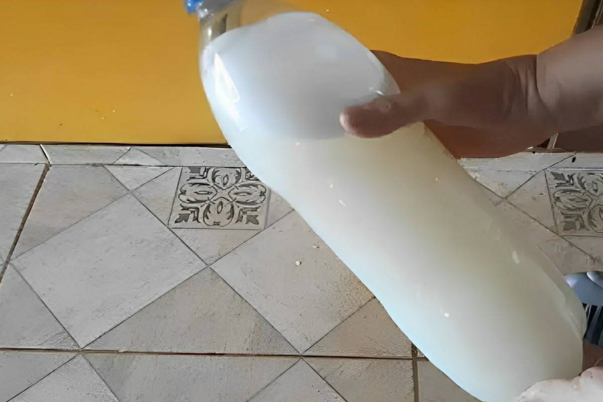 Fiz um poderoso limpa pisos e tira manchas caseiro que deixou meu piso novo