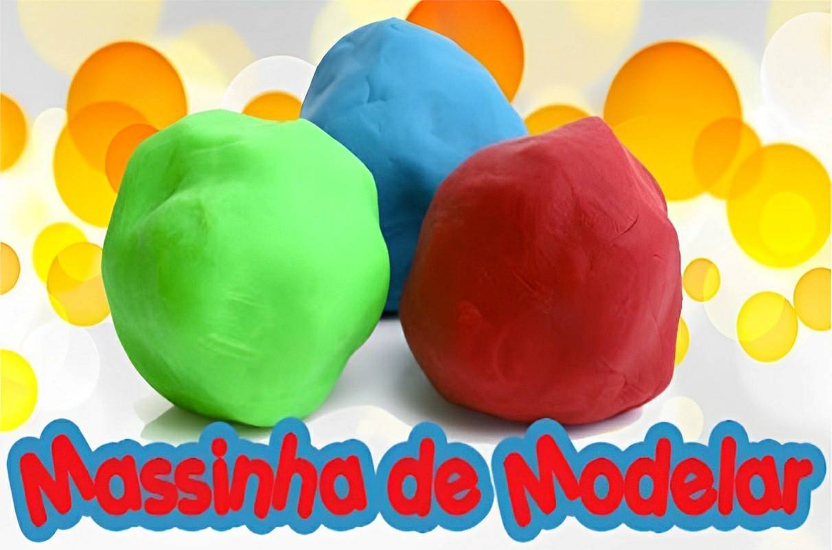 Misturei farinha de trigo e mais 3 ingredientes e fiz uma massinha de modelar caseira para as crianças