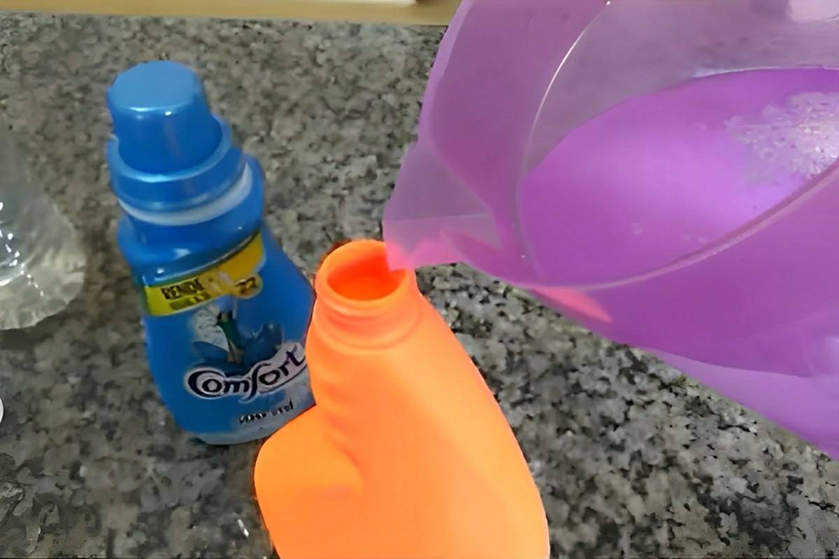Misturinha para limpar sofá e banco de carro usando ingredientes que você tem no armário