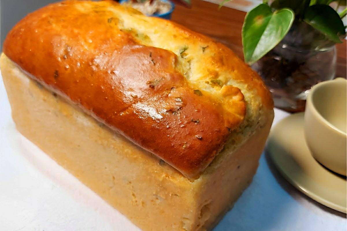 Pão caseiro de batata com creme de leite macio fofinho e não precisa sovar