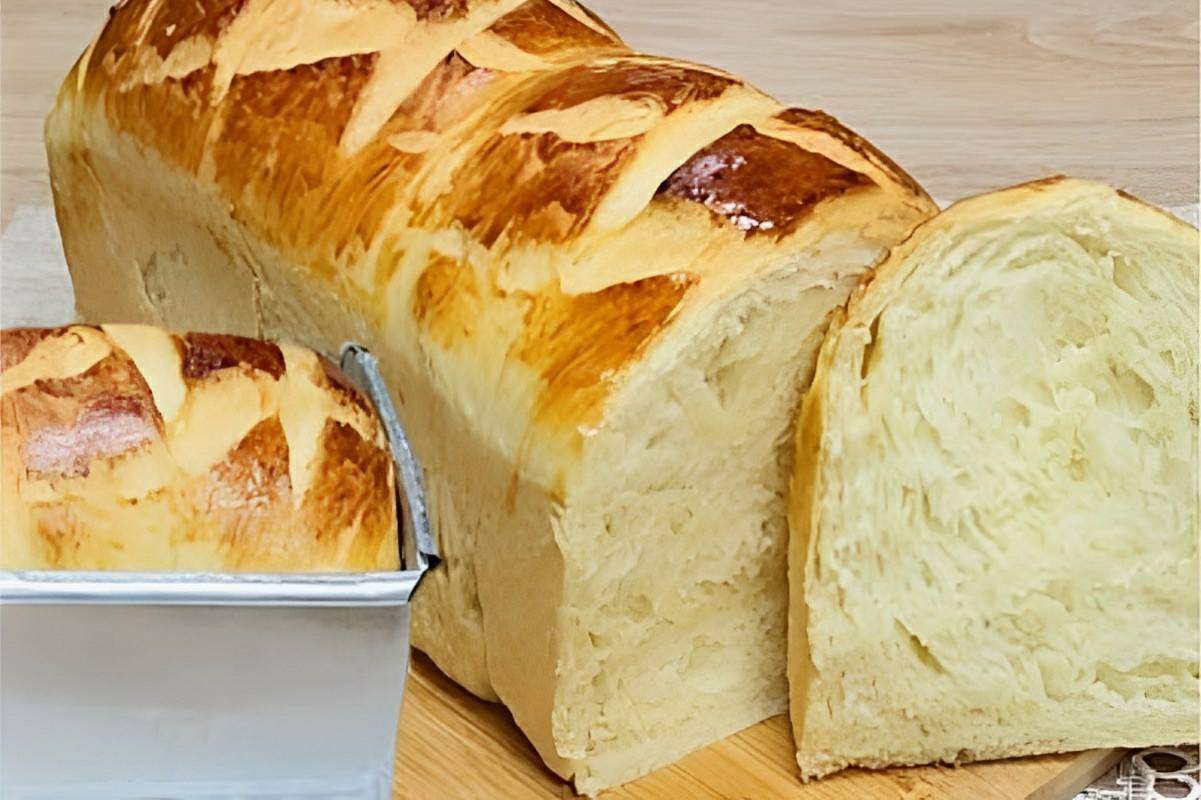 Pão caseiro econômico e fofinho perfeito para servir com manteiga geleia ou requeijão