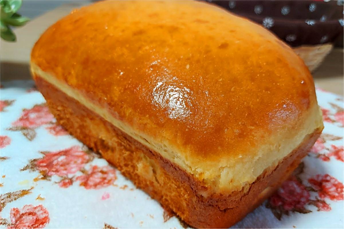 Pão caseiro de água feito no liquidificador muito fofinho e perfeito para seu lanche ou café