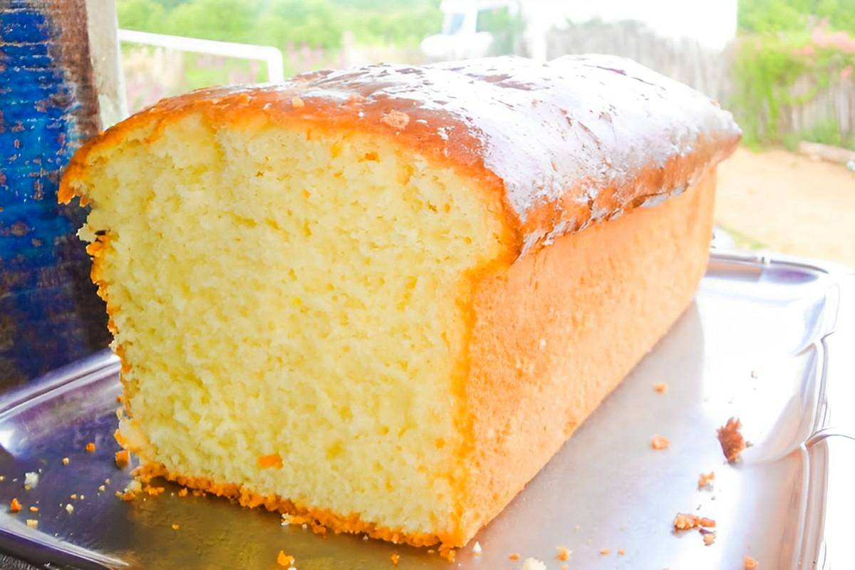 Pão caseiro de massa mole feito no liquidificador muito fofinho e delicioso