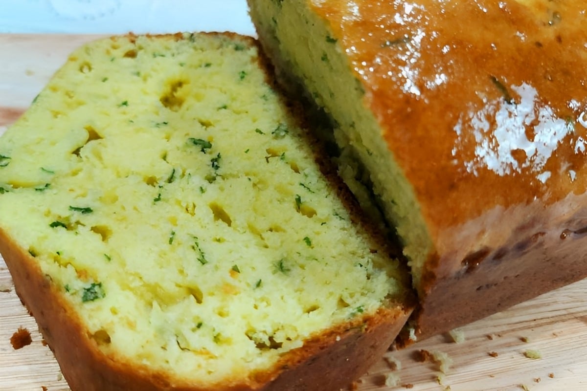 Pão de cebola com fermento de bolo feito no liquidificador muito fácil e delicioso