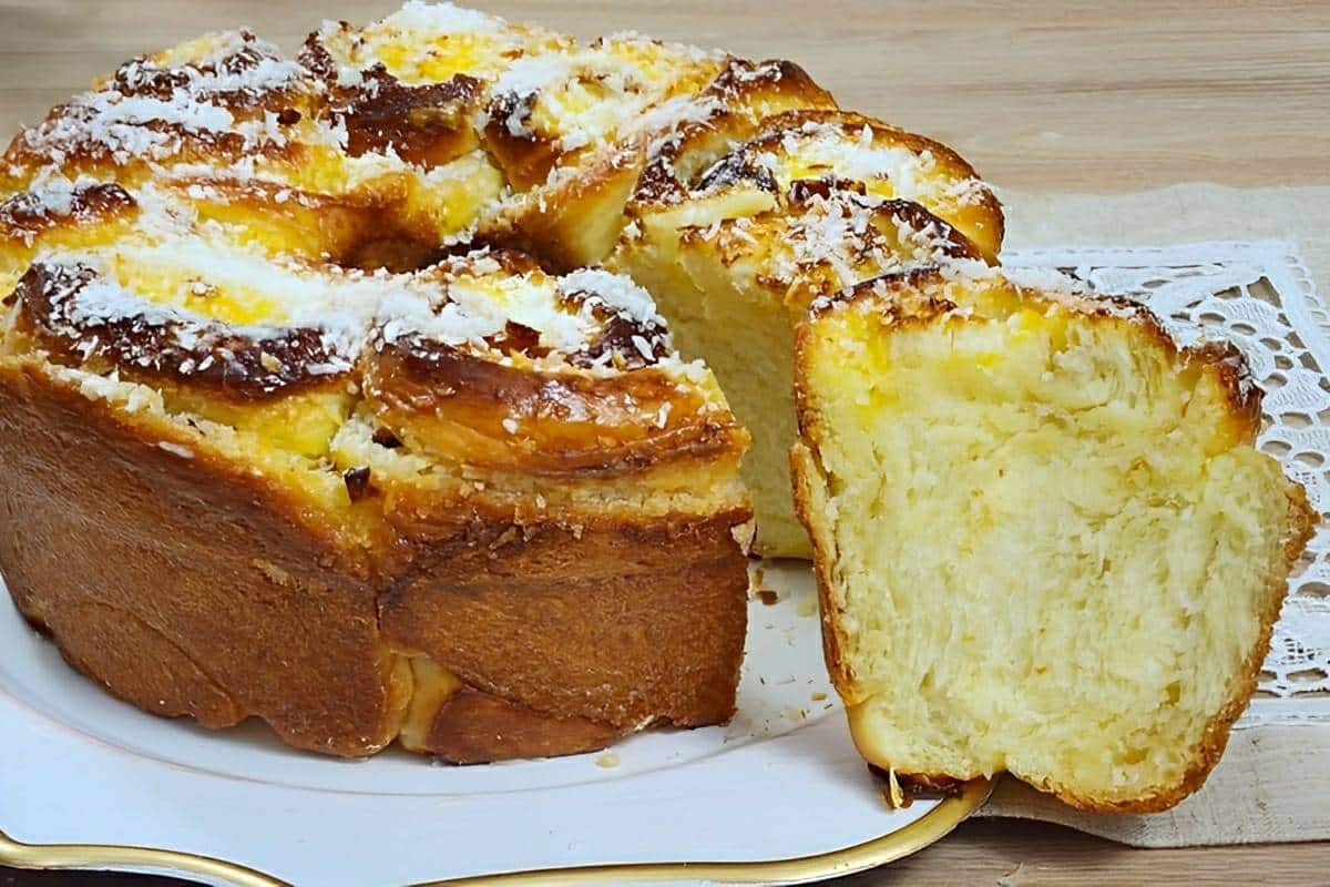 Pão doce de padaria com coco gostoso fofinho e perfeito para o lanche da tarde ou café da manhã