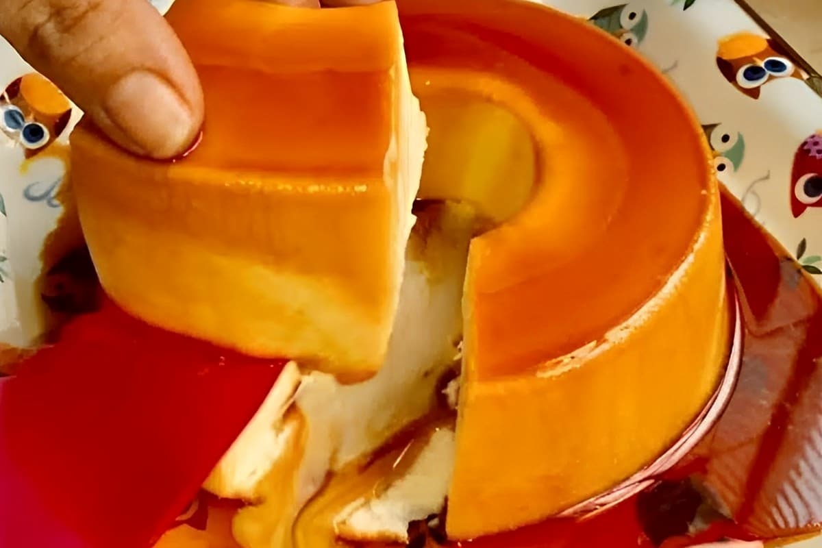 Pudim de leite ninho de geladeira sem ovos é só bater os ingredientes e levar à geladeira