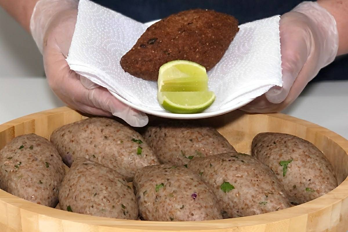 Quibe frito de lanchonete comi esse quibe minha infância toda e lembro dele até hoje