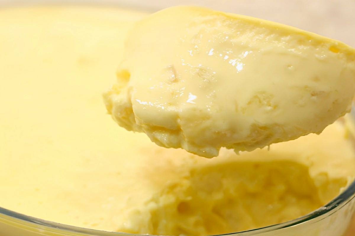 Sobremesa de abacaxi simples e fácil basta cozinhar o abacaxi e misturar os demais ingredientes