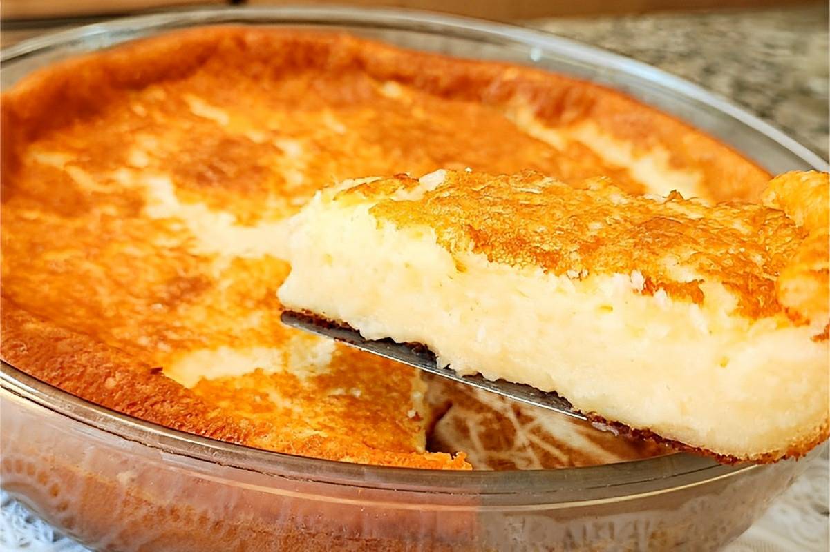 Sobremesa docinho do céu simples e fácil de fazer basta bater os ingredientes e assar