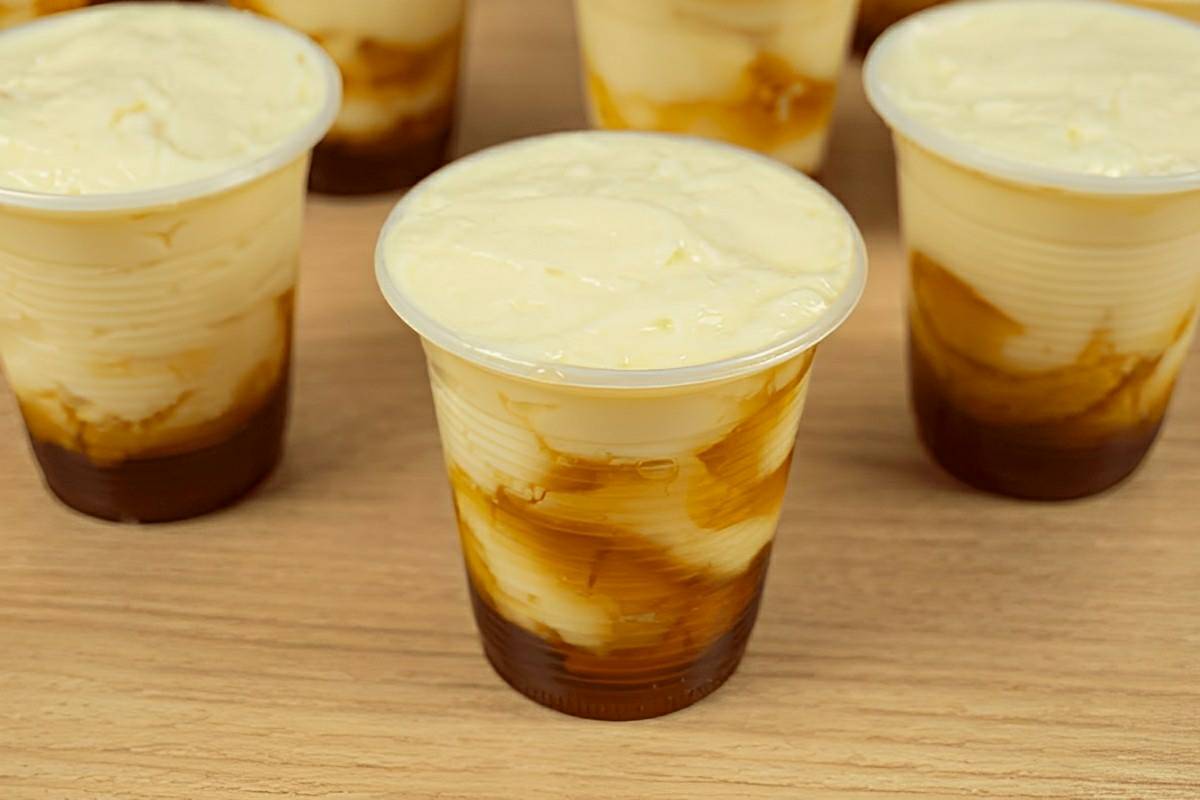 Sobremesa no copo simples e deliciosa que derrete na boca quem provar vai aprovar