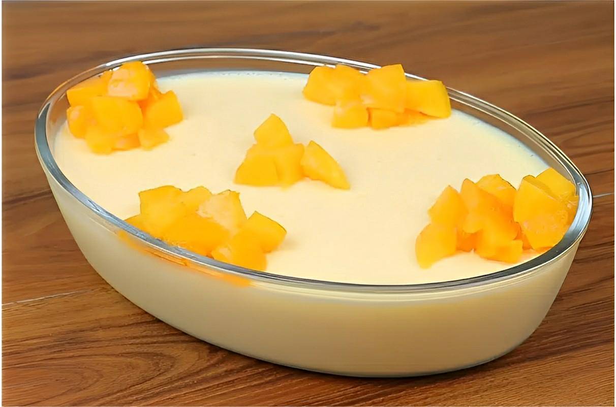 Sobremesa de preguiçoso muito fácil basta bater os ingredientes no liquidificador e levar para gelar
