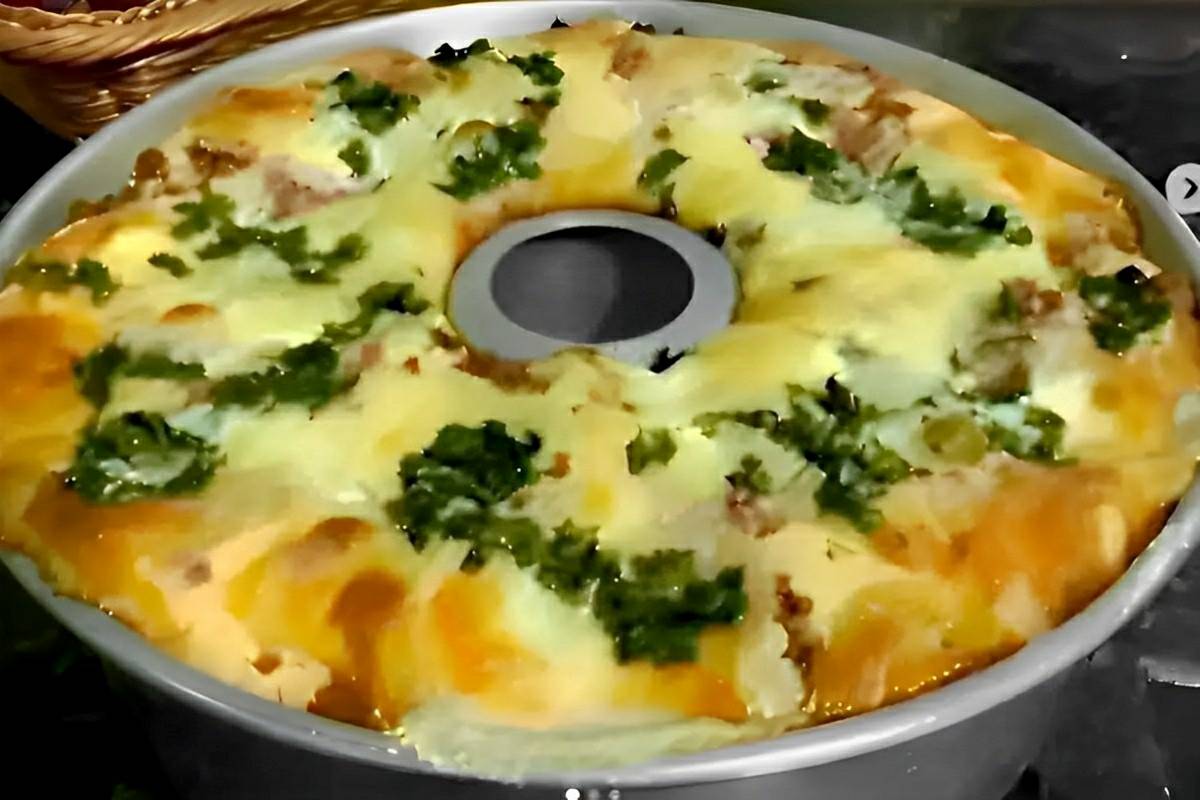 Torta de liquidificador salgada muito fácil é só bater os ingredientes e levar ao forno para assar